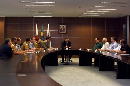 Pimentel se reúne com integrantes da Polícia Militar de Minas Gerais